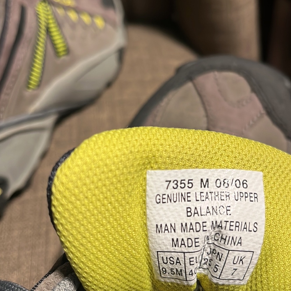 Vasque hiking shoes women's 9.5 - Picture 10 of 10